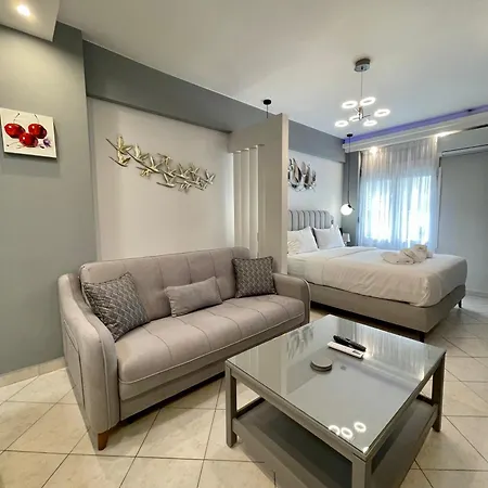 Zotos Luxury & شقة