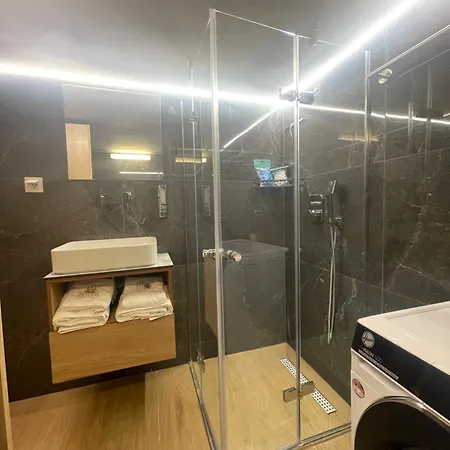Zotos Luxury & * سالونيك